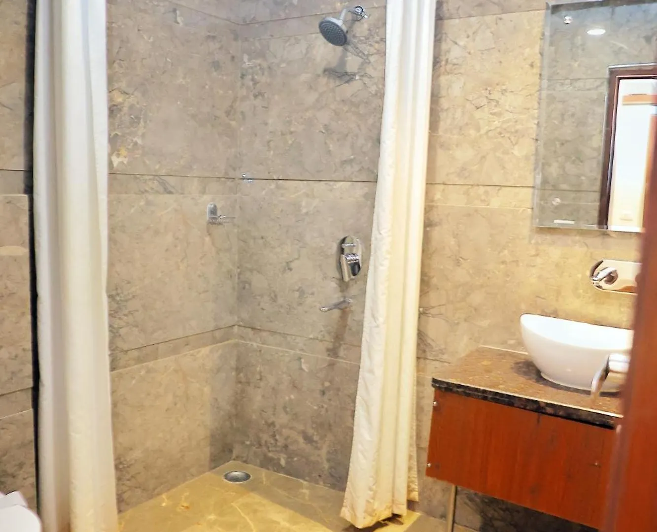 Hotel Marine House Agra